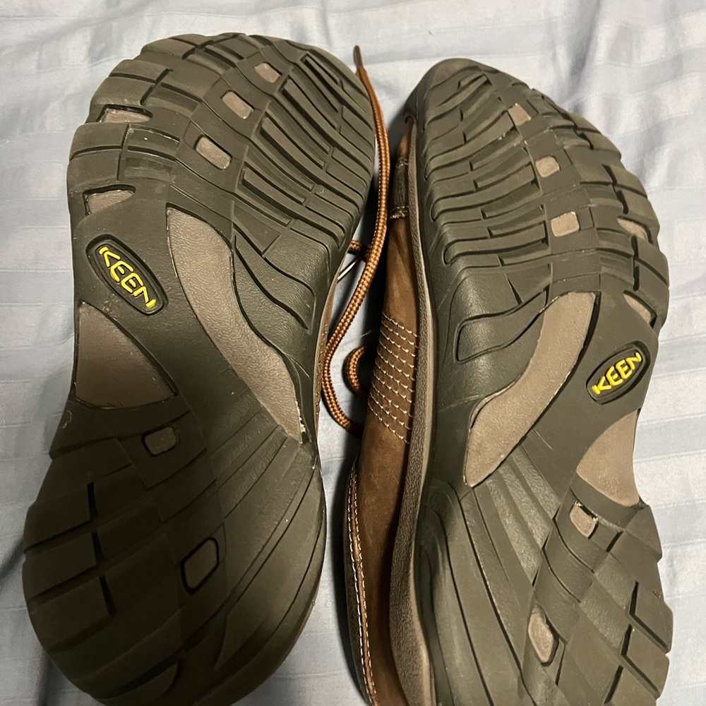 Men’s Keen shoe - Picture 2 of 4
